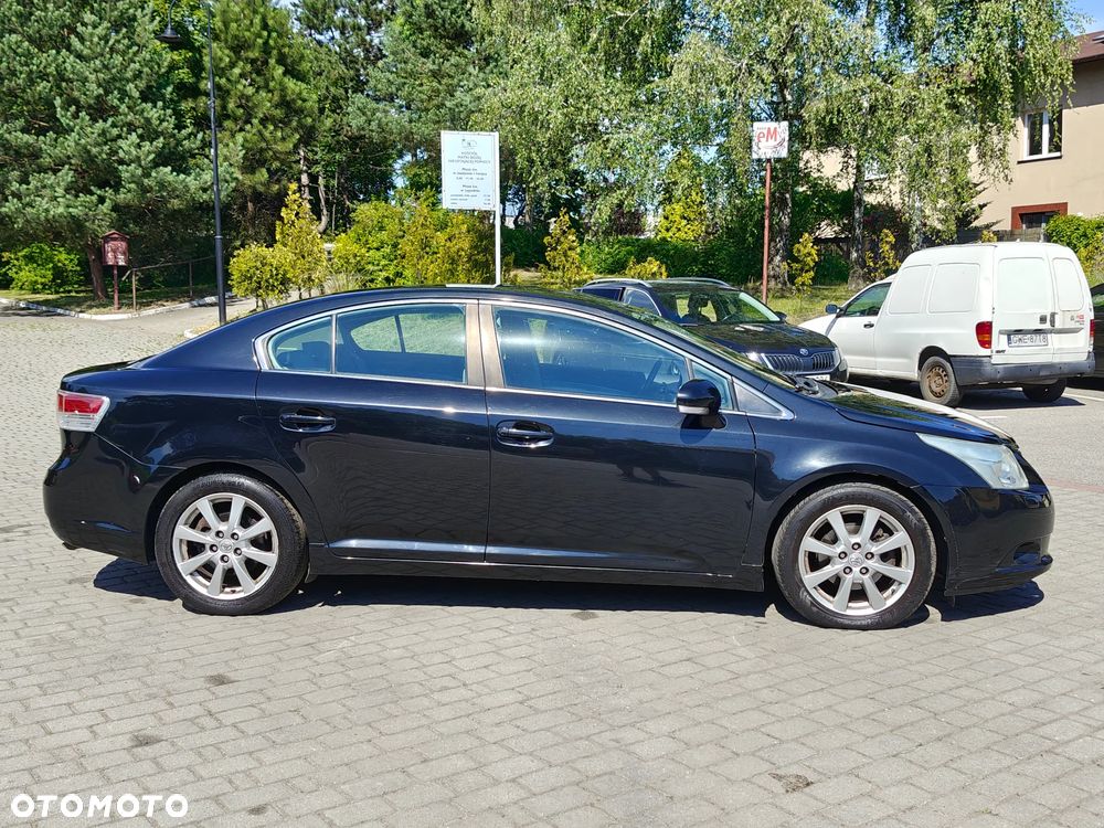 Toyota Avensis 2.0 D-4D Premium - 32