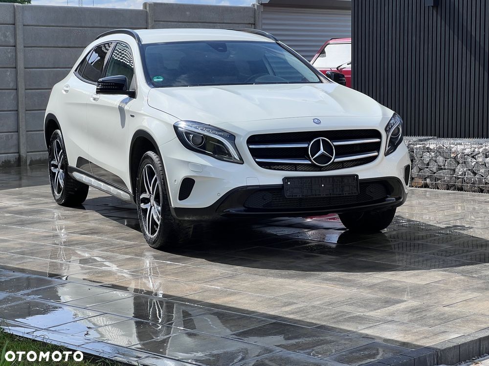 Mercedes-Benz GLA 200 7G-DCT StreetStyle - 5