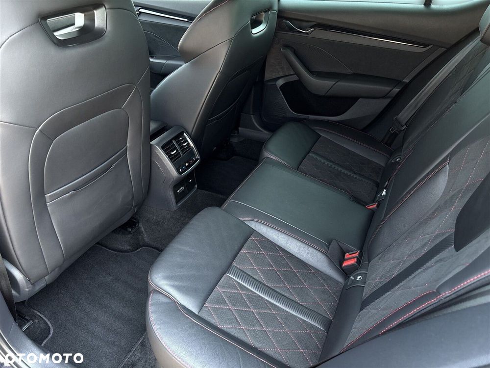 Skoda Octavia 2.0 TSI RS DSG - 12