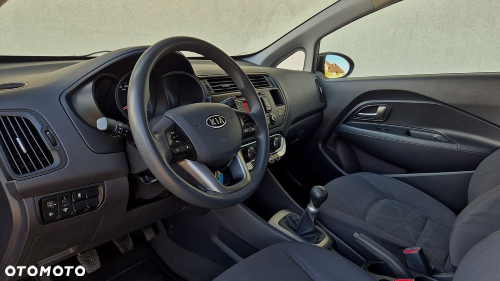 Kia Rio 1.2 L - 11