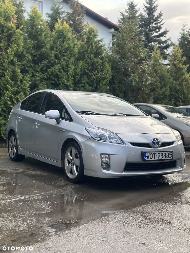 Toyota Prius - 4