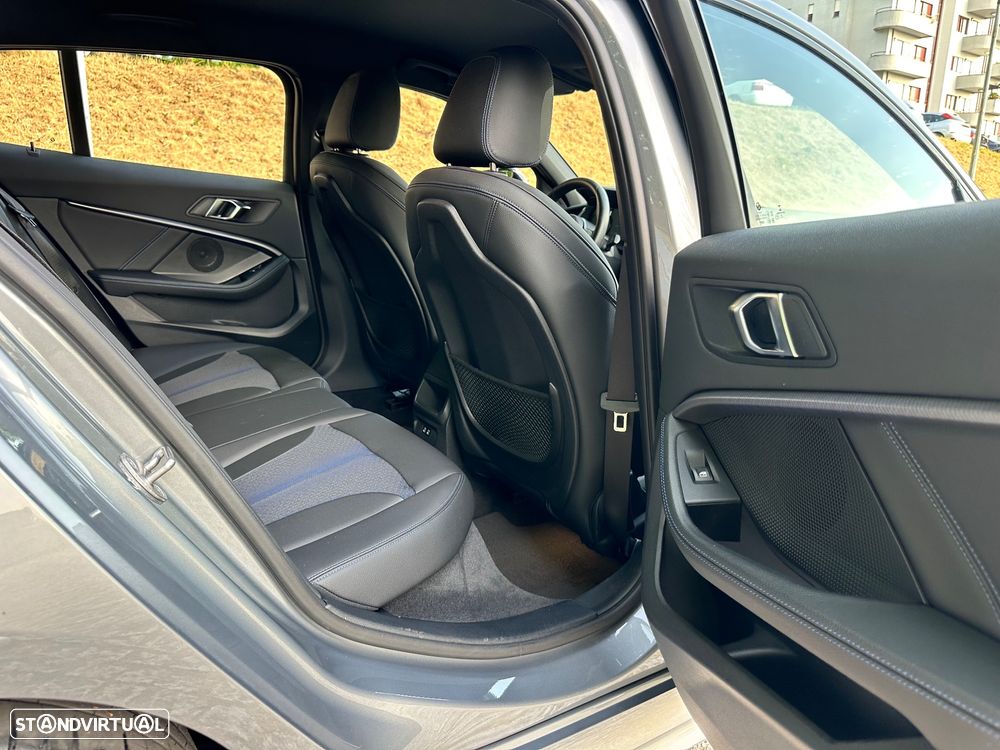 BMW 116 d Pack Desportivo M - 26
