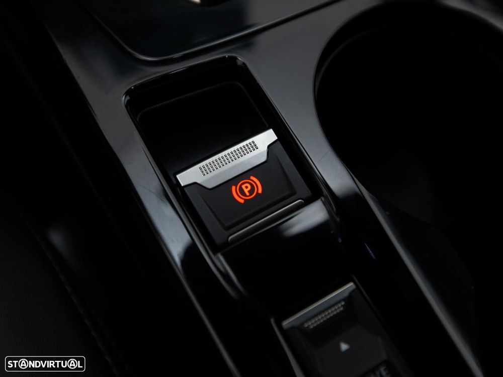 Peugeot 2008 1.5 BlueHDi GT EAT8 - 17