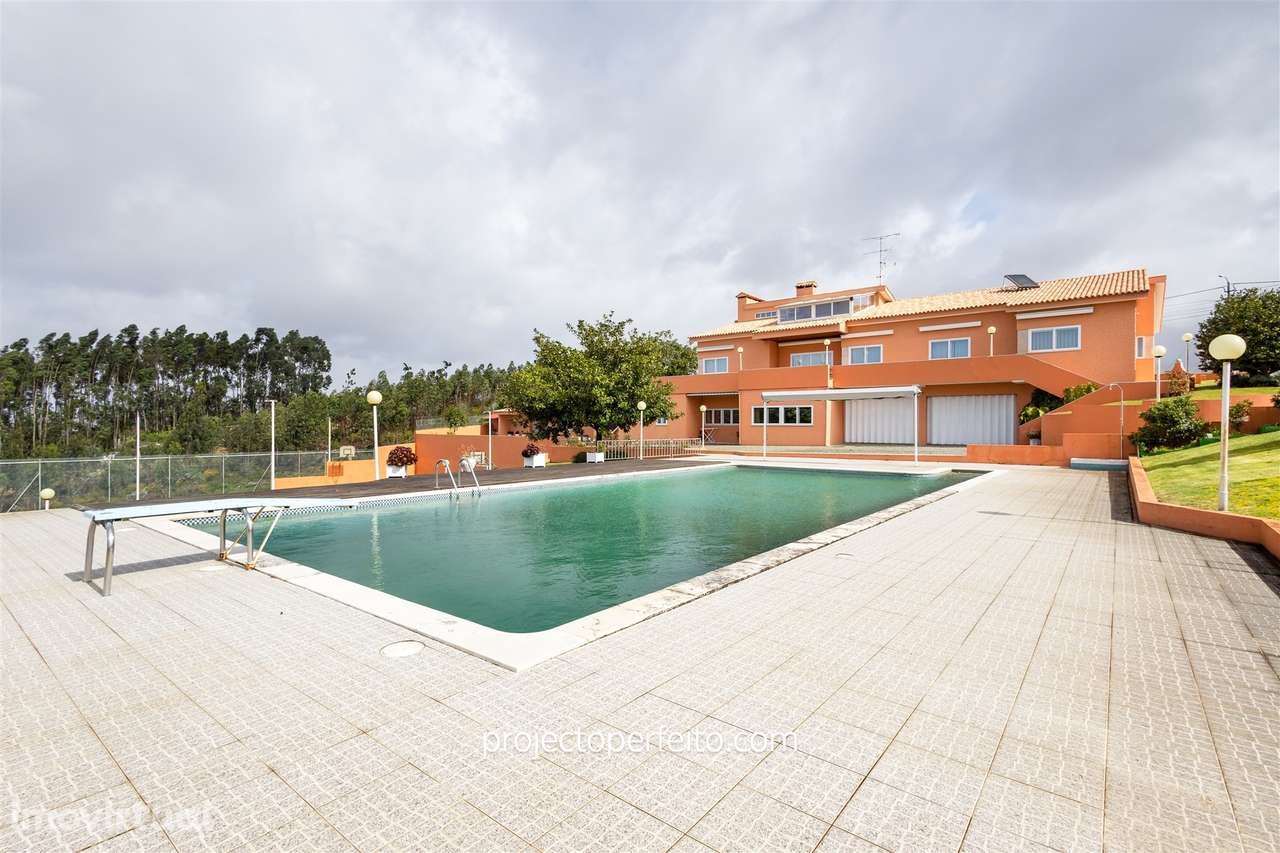 Quintinha T4+1 para venda em Oliveira de Azeméis, inserida em terreno - Grande imagem: 2/38