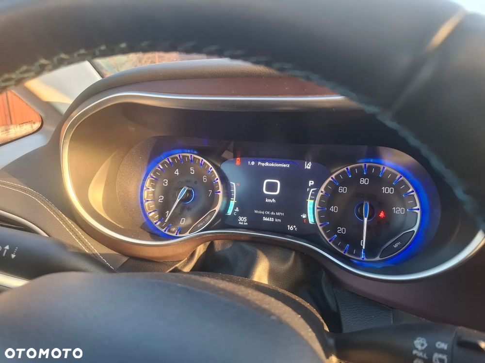 Chrysler Pacifica - 24