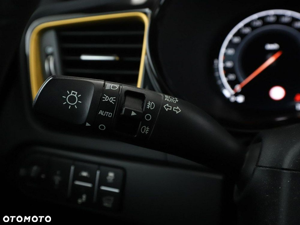 Kia XCeed 1.5 T-GDI Business Line DCT - 36