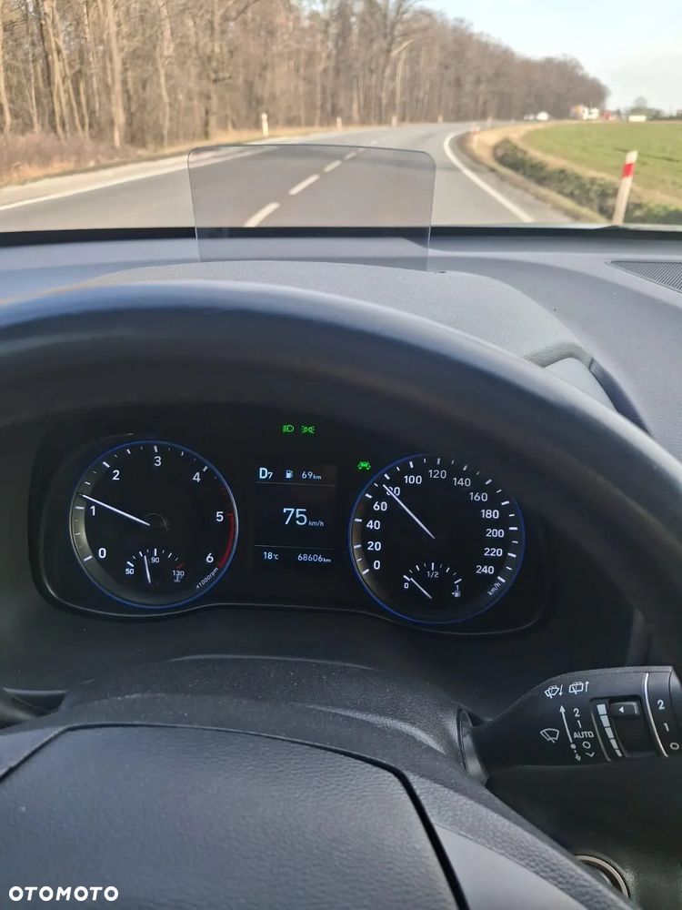 Hyundai Kona - 11