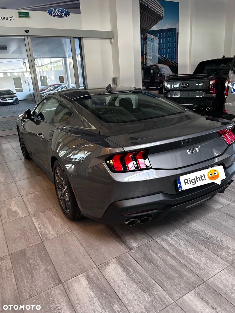 Ford Mustang - 5