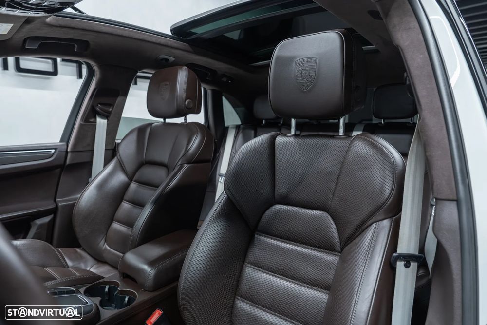 Porsche Macan Turbo PDK - 26