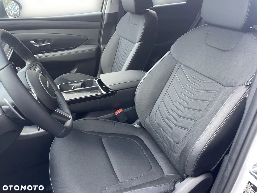 Hyundai Tucson 1.6 T-GDi HEV Executive 2WD - 12