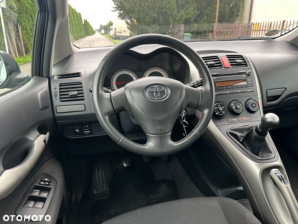 Toyota Auris - 8