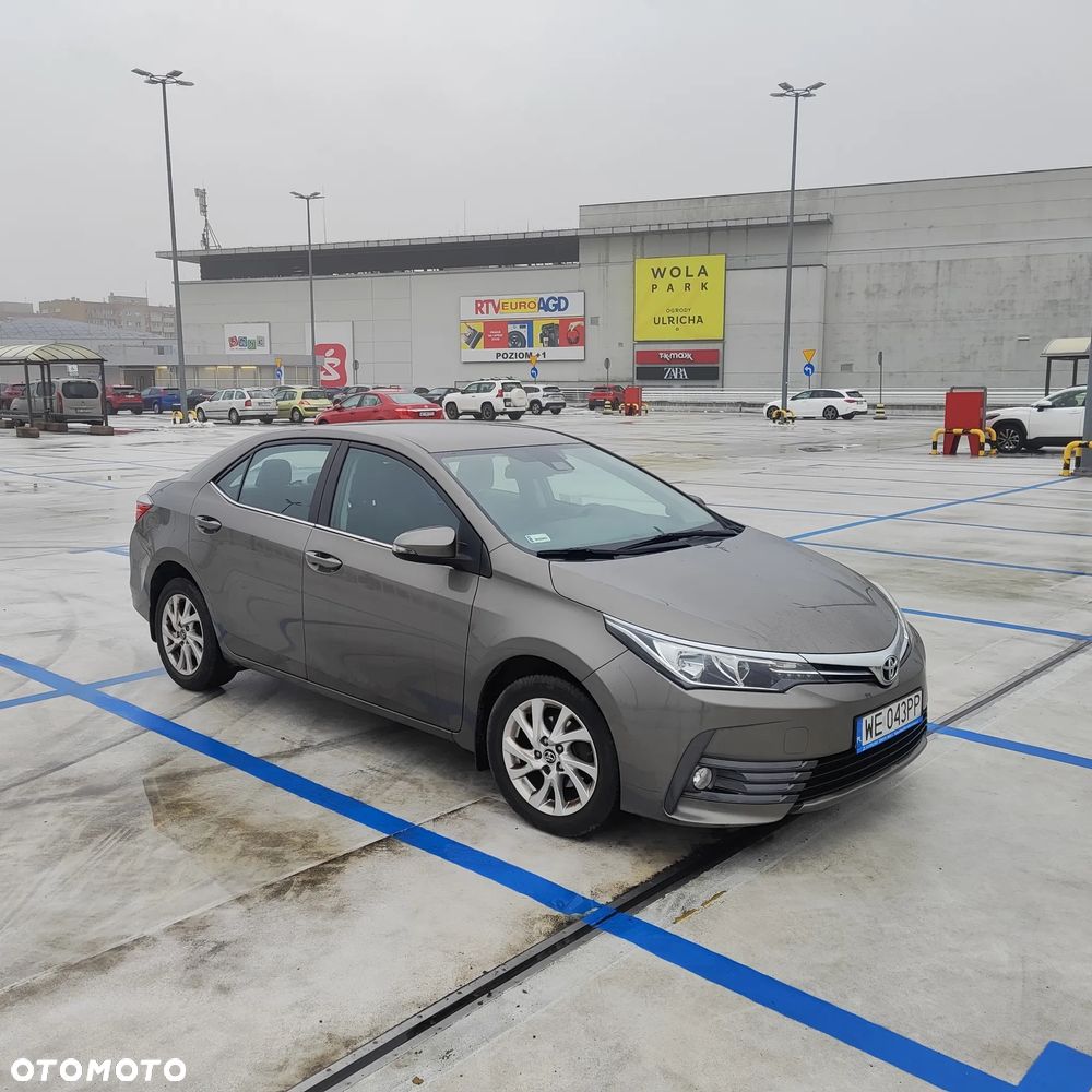 Toyota Corolla 1.6 Comfort - 9