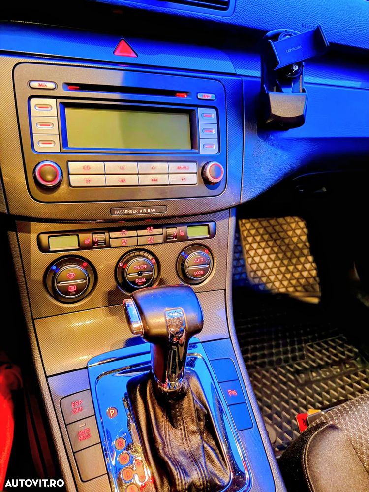 Volkswagen Passat - 12