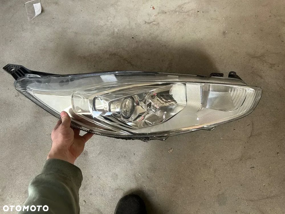 FORD FIESTA MK7 LIFT SOCZEWKA 13-16 LAMPA PRZEDNIA C1BB-13W029-CE - 1