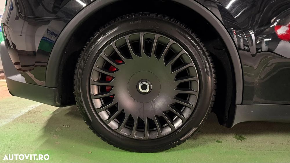 Tesla Model Y AWD Performance - 15