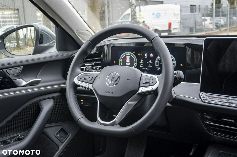 Volkswagen Passat - 27