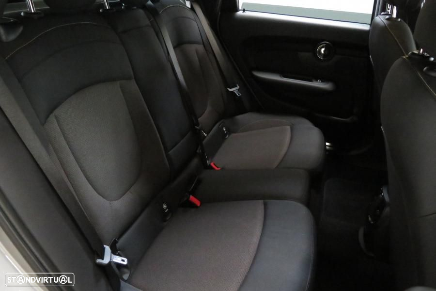MINI Clubman Cooper Premium Essential Auto - 19