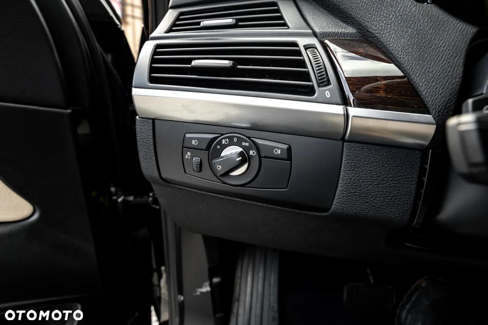 BMW X5 xDrive40d - 32