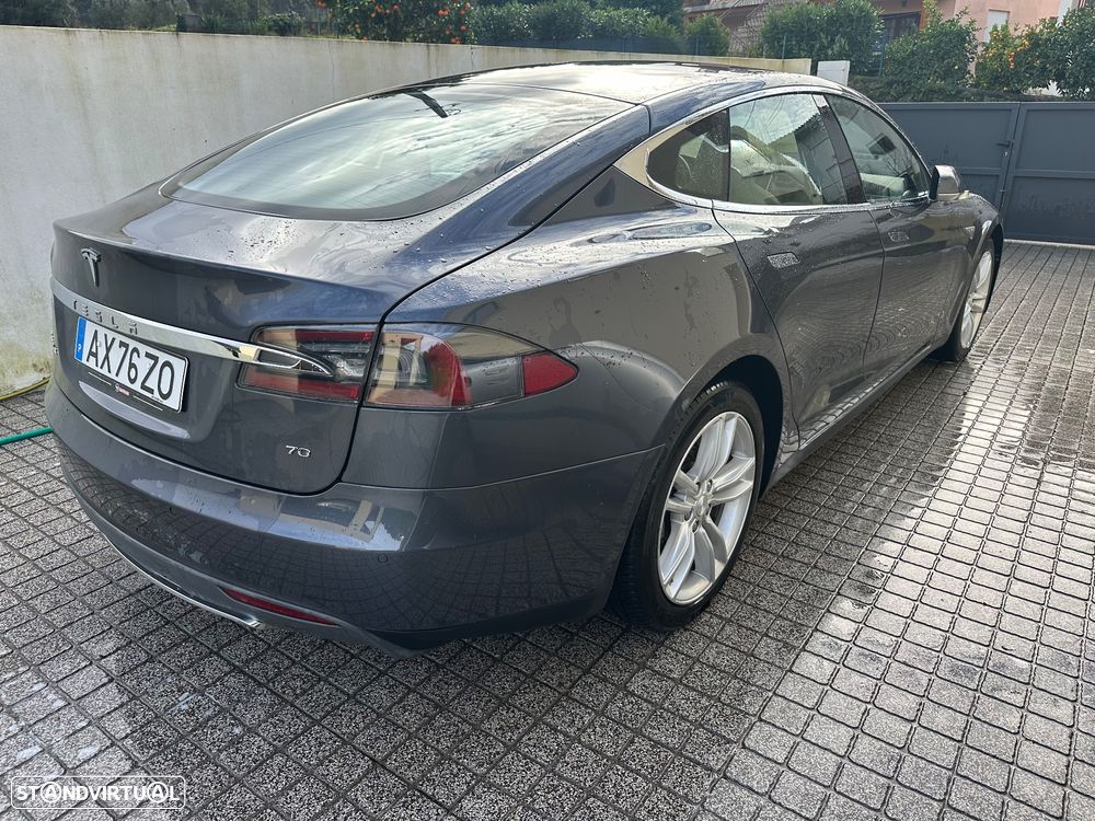 Tesla Model S Standard Range - 10