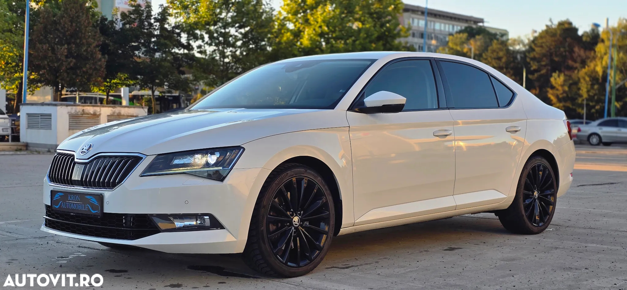 Skoda Superb 2.0 TSI 4X4 DSG Laurin & Klement - 22
