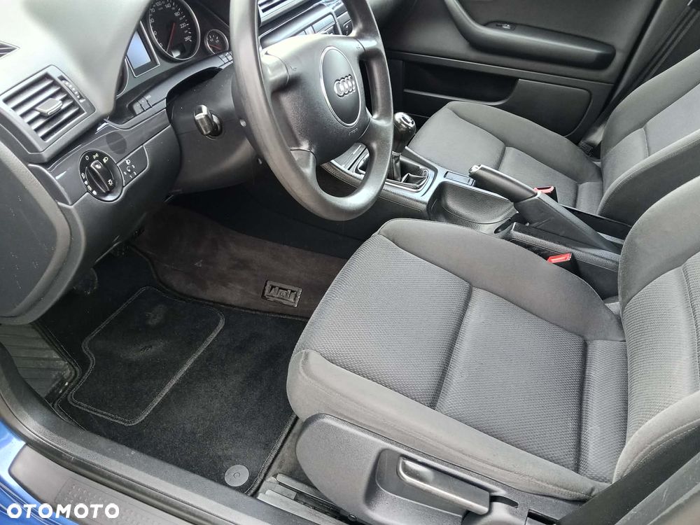 Audi A4 Limousine - 26