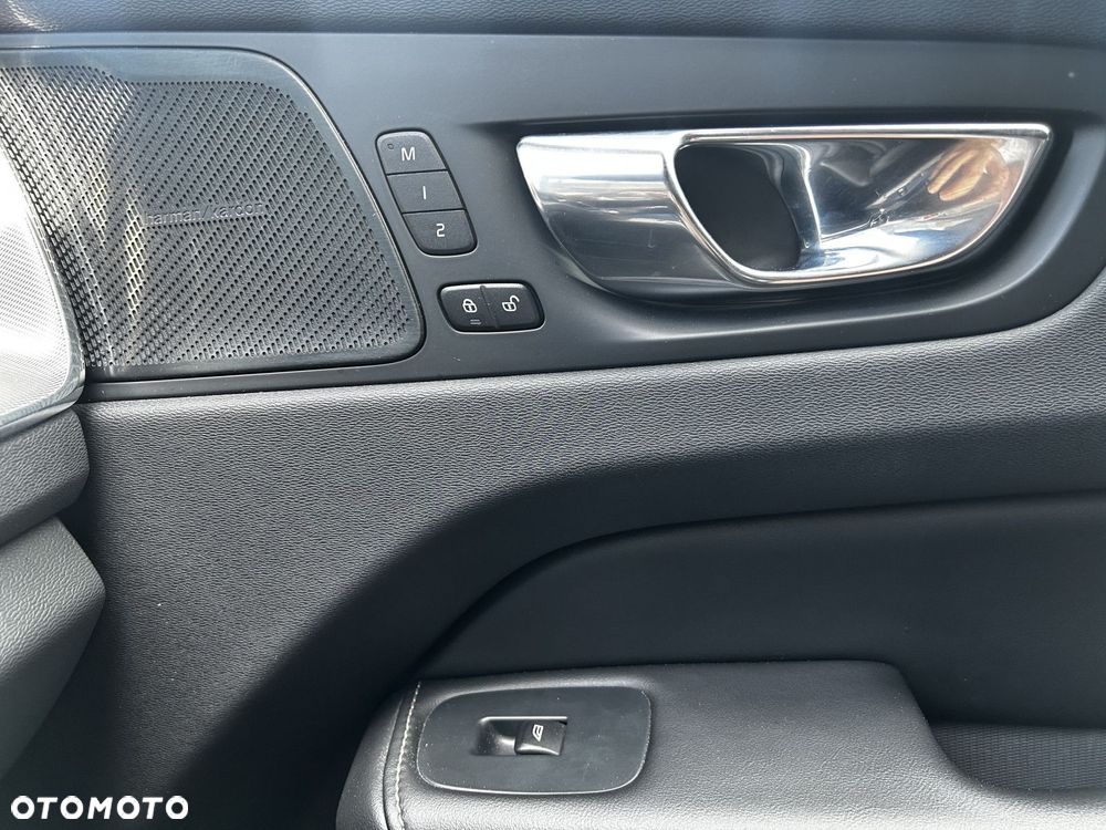 Volvo XC 60 - 21