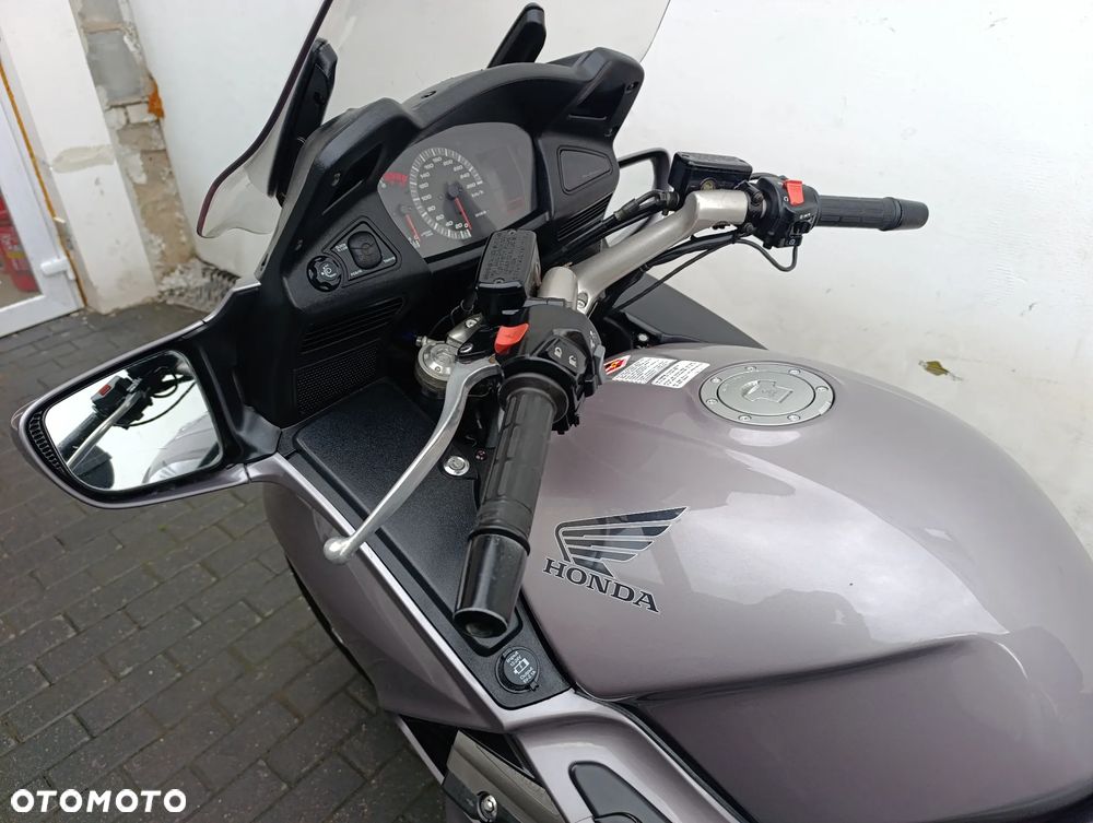 Honda ST - 13