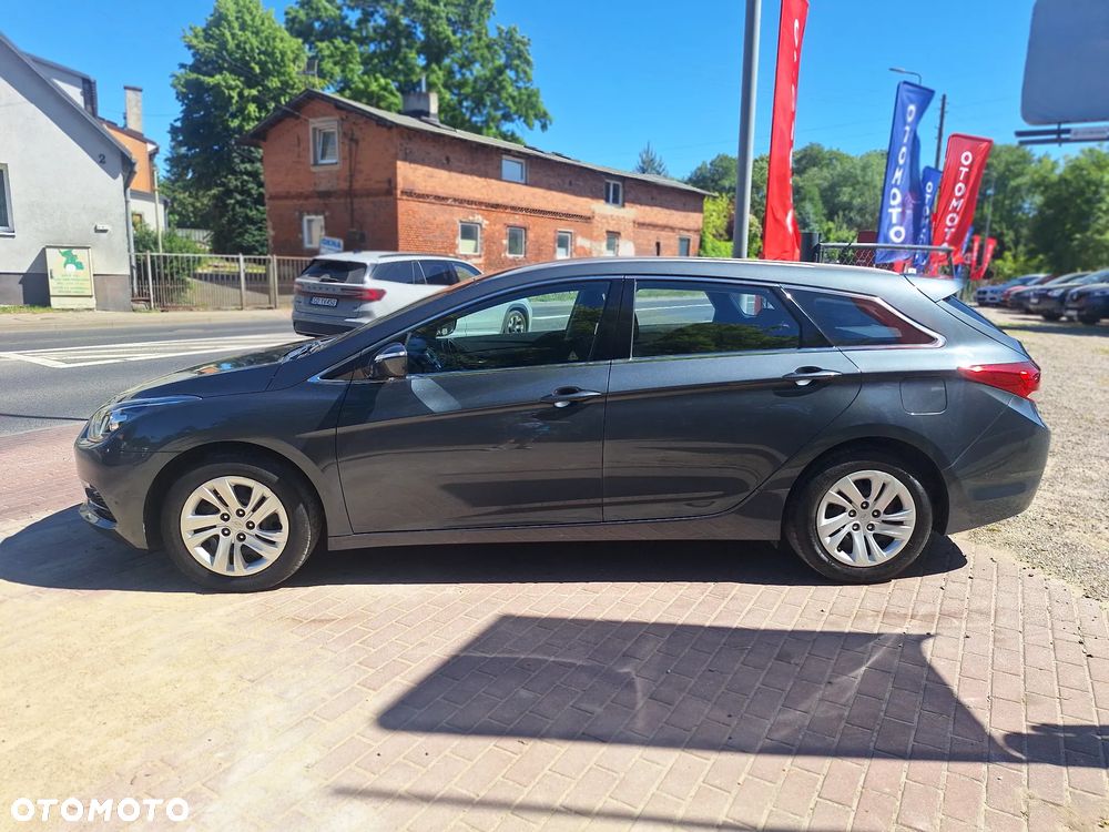 Hyundai i40 Kombi blue 1.6 Trend - 8