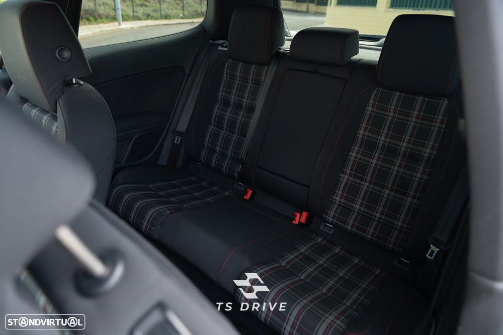 VW Golf 2.0 TSi GTI DSG - 9