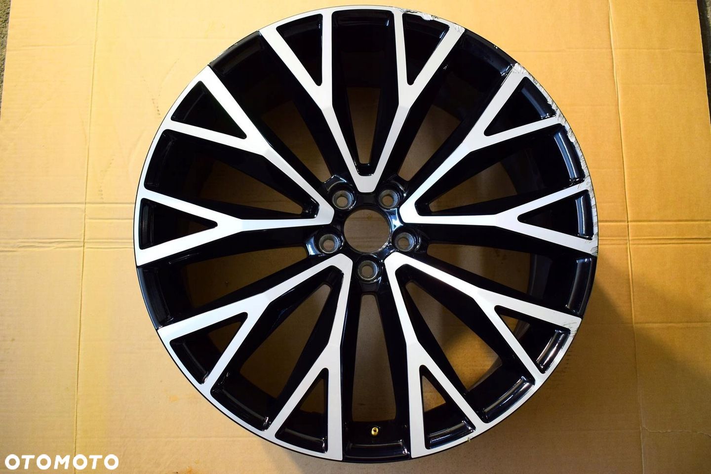 VOLVO 22 ,,R-Design XC90 II XC60 II Oryginał - 1