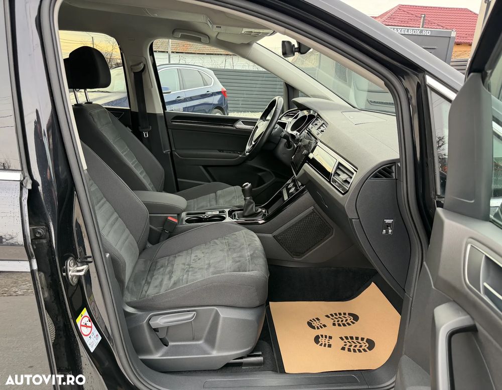 Volkswagen Touran 2.0 TDI SCR Highline - 11