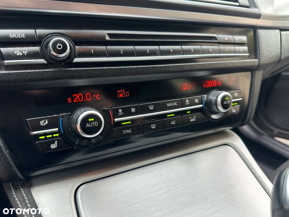 BMW Seria 5 520d xDrive - 34