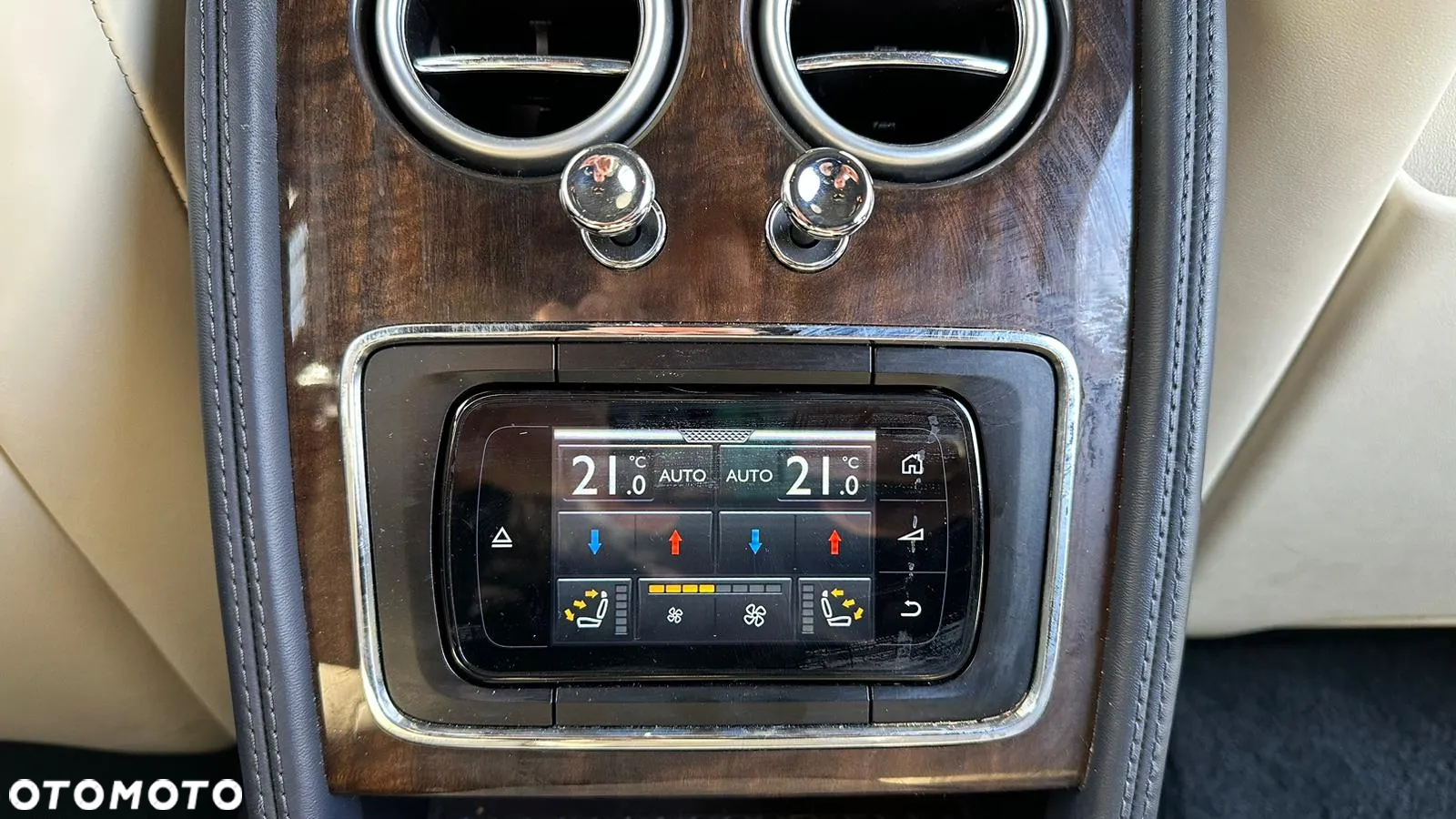 Bentley Flying Spur V8 - 18