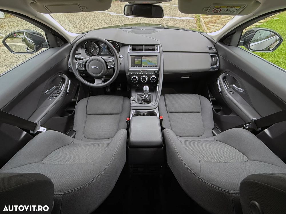 Jaguar E-Pace D150 - 4