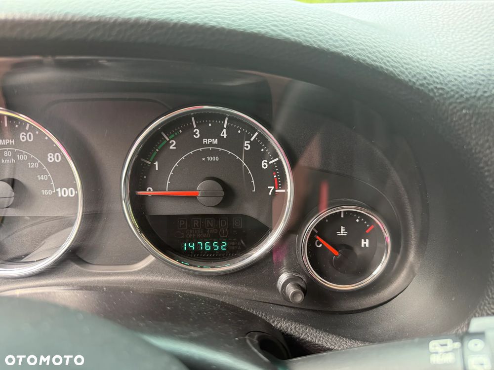 Jeep Wrangler Unlimited 3.6 Automatik Sahara - 16
