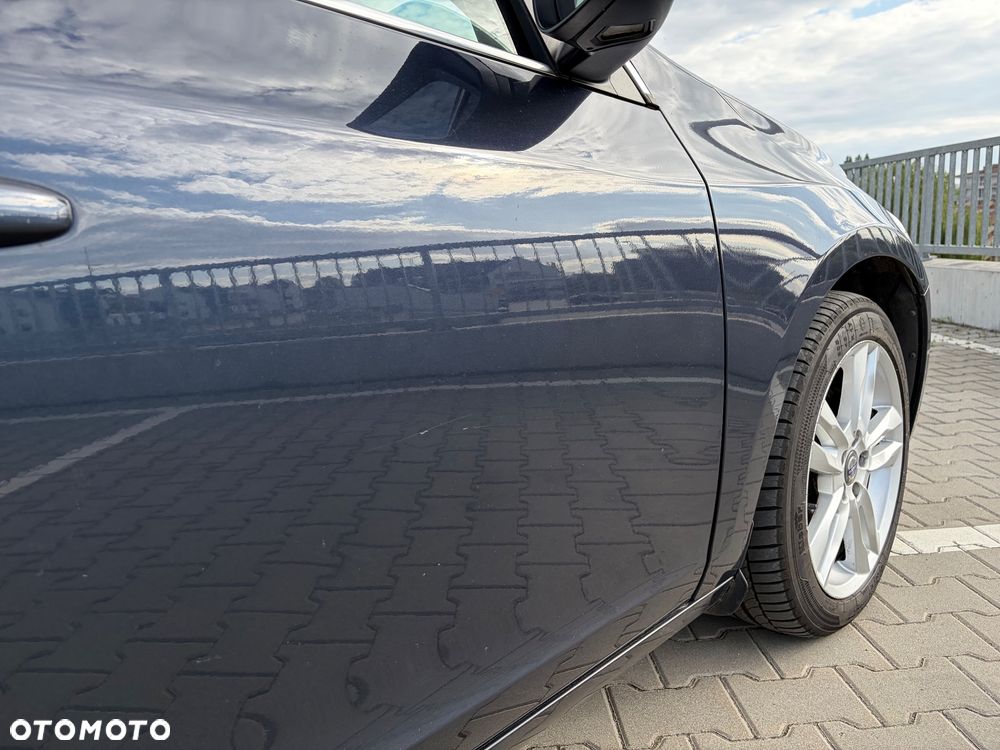 Volvo V60 D4 Geartronic Momentum - 36