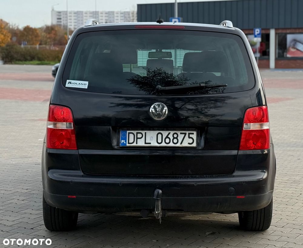 Volkswagen Touran 2.0 TDI Highline DSG - 4