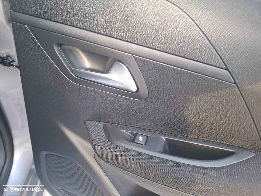 Peugeot 208 1.2 PureTech Active Pack - 41