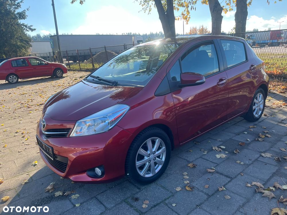 Toyota Yaris 2013 photo 2