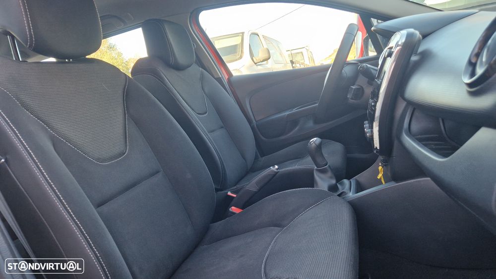 Renault Clio Sport Tourer 0.9 TCE Dynamique S - 16