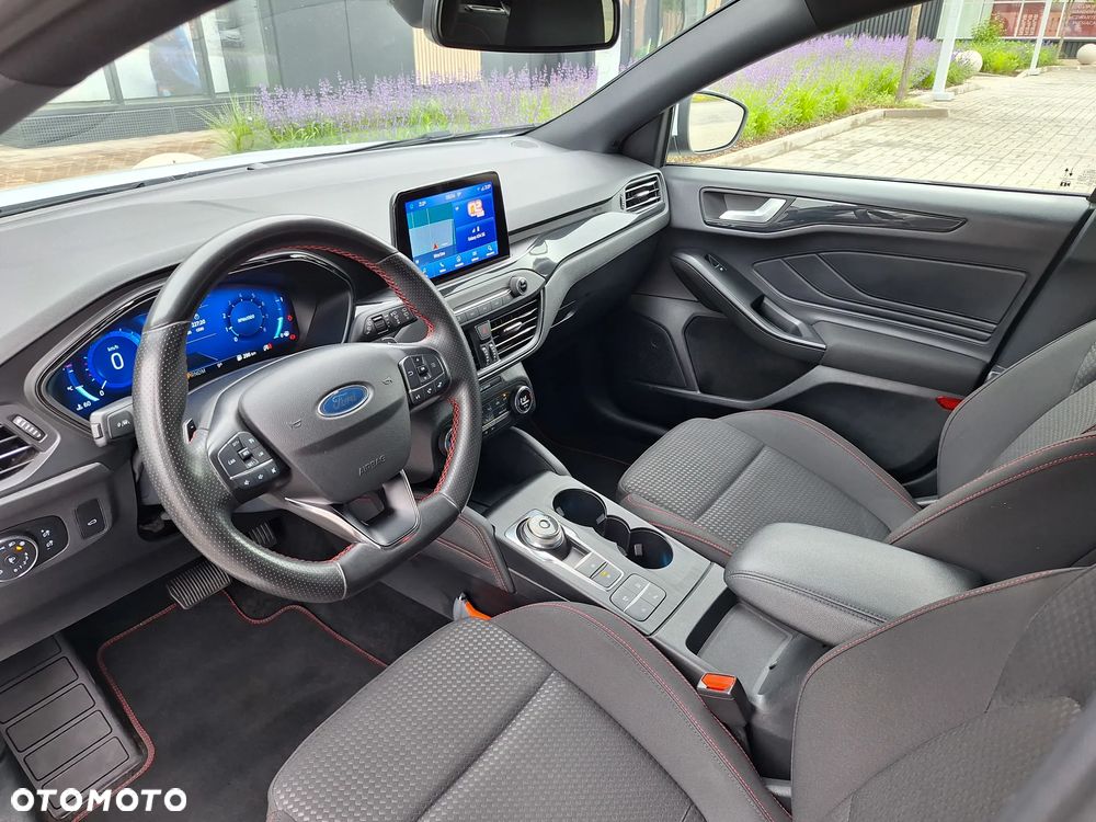 Ford Focus 1.5 EcoBoost ST-Line X - 18