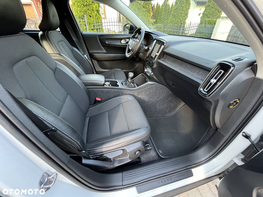 Volvo XC 40 T3 Momentum Pro - 15