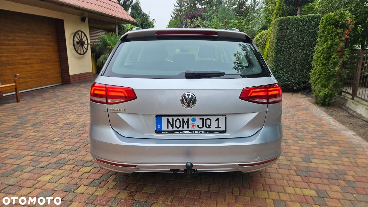 Volkswagen Passat Variant 2.0 TDI SCR DSG Elegance - 8