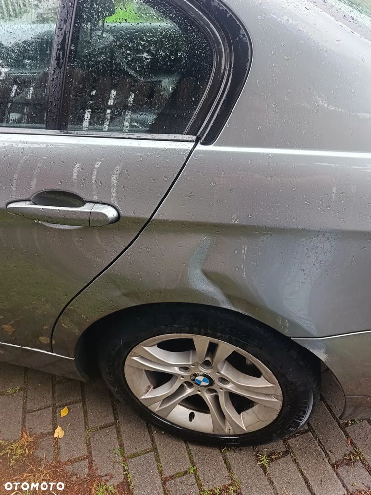 BMW Seria 3 320i - 5