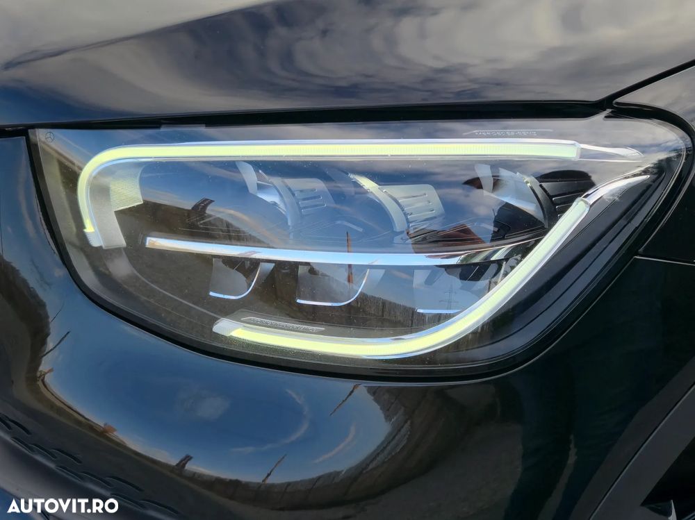 Mercedes-Benz GLC 300 e 4Matic 9G-TRONIC AMG Line Advanced - 10