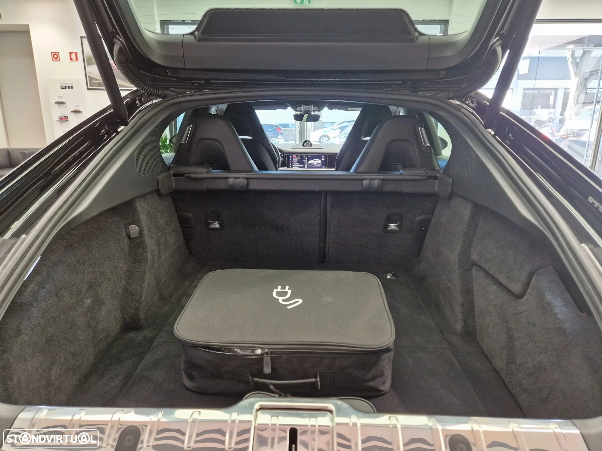 Porsche Panamera 4 E-Hybrid - 39