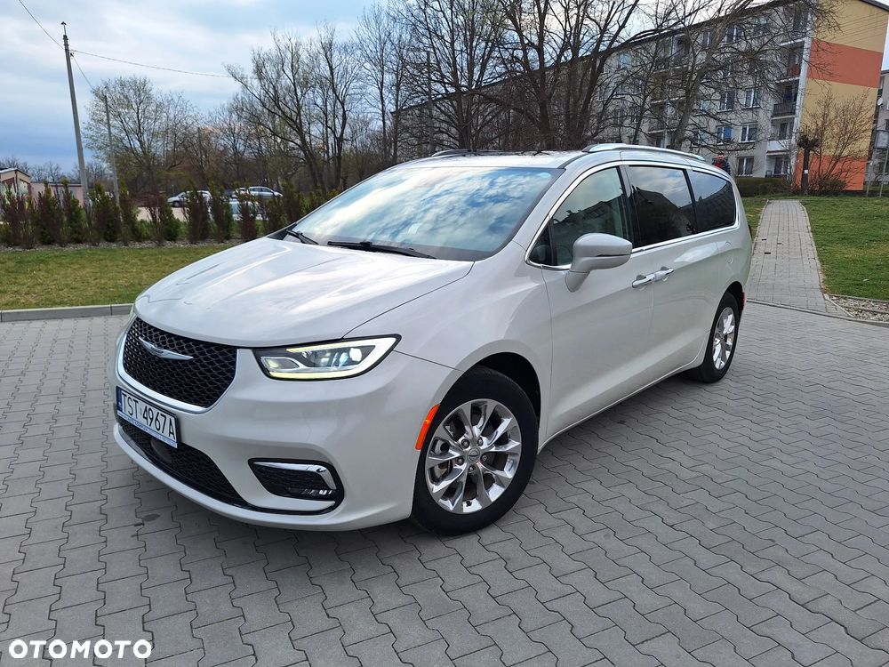 Chrysler Pacifica - 2