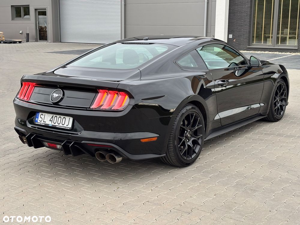 Ford Mustang - 7