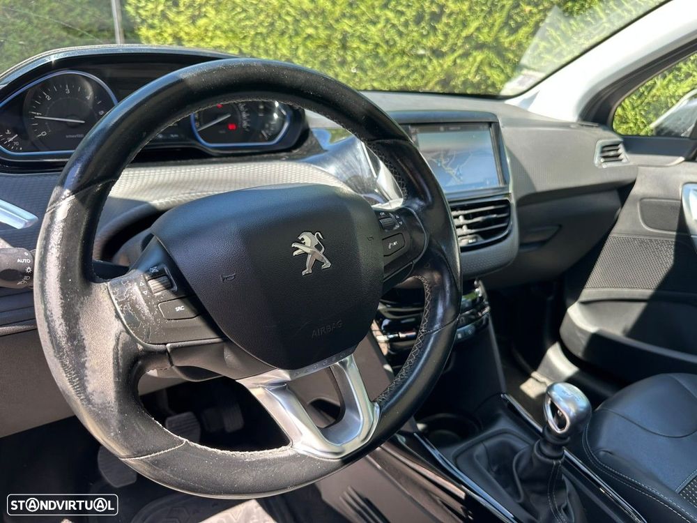 Peugeot 2008 1.6 BlueHDi Allure - 17