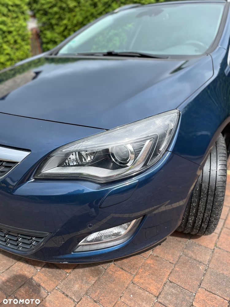 Opel Astra 1.4 T Enjoy S&S - 12